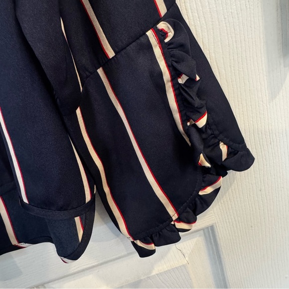 Romeo + Juliet Couture Navy Striped Ruffle Blouse Medium - Picture 6 of 7